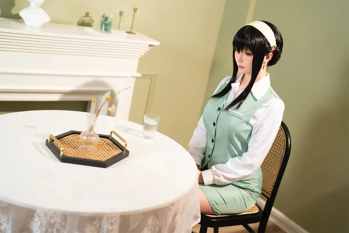 圣诞节 约尔2 OL制服 (间谍过家家) - 星之迟迟